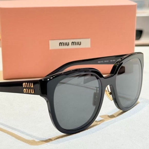 Miumiu sunglasses - Picture 4 of 8